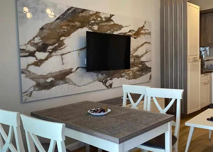 One Mamaia Nord Apartament *