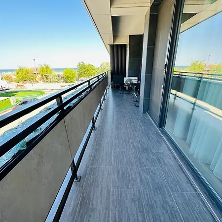 One Mamaia Nord Appartement *